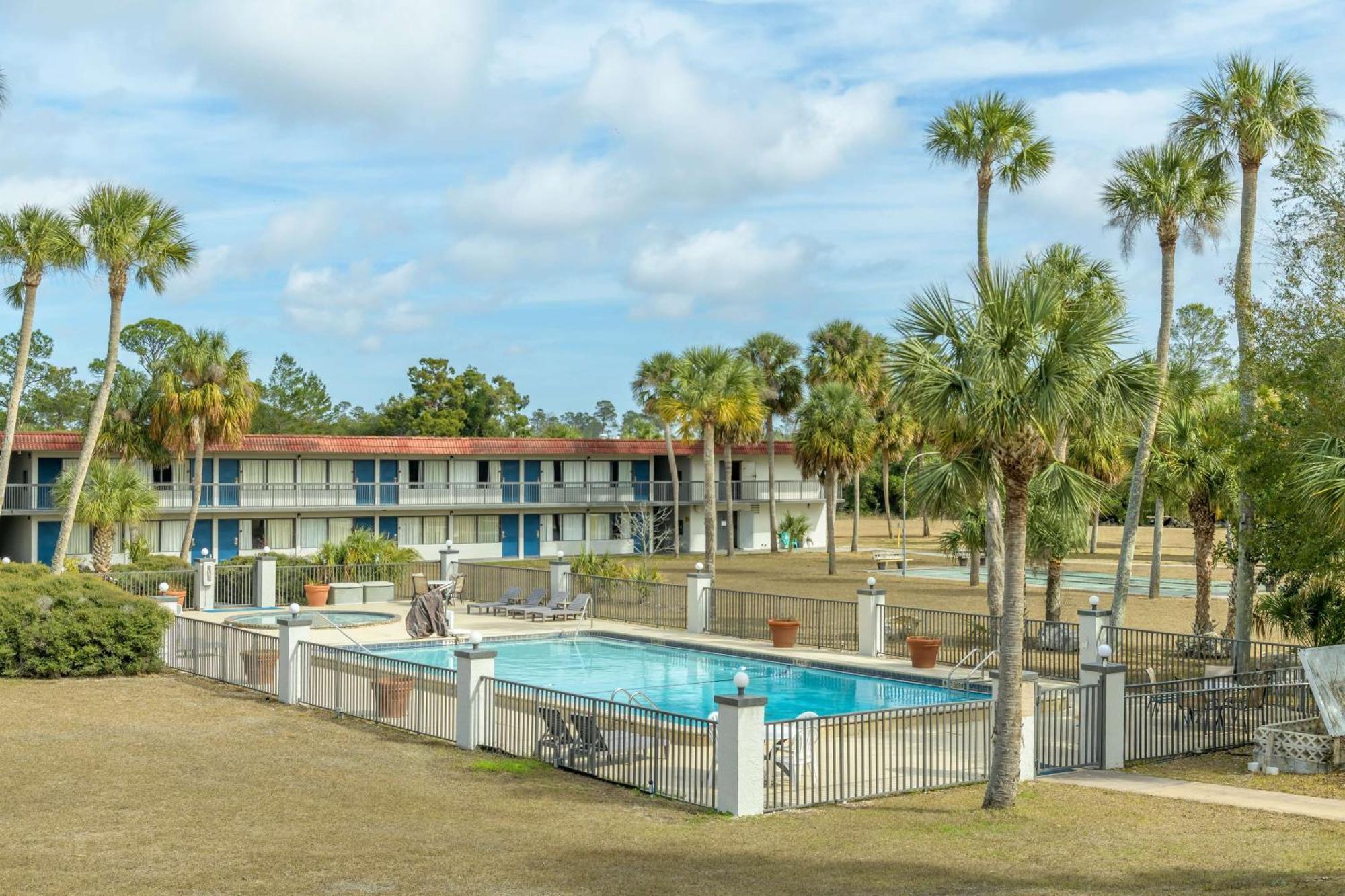 Motel 6-Spring Hill, Fl - Weeki Wachee Exterior photo
